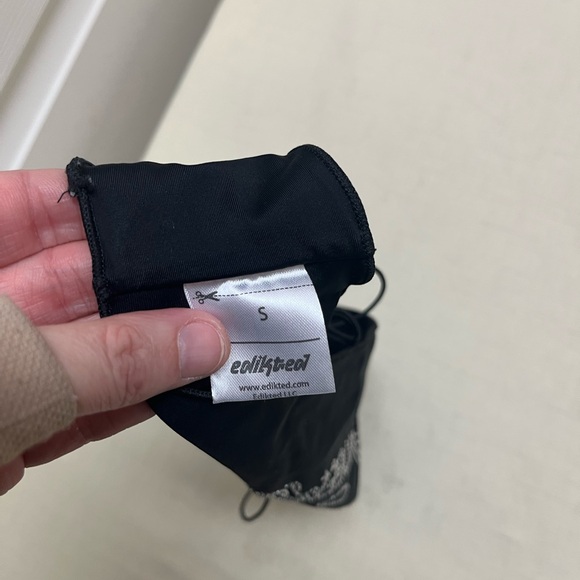 Edikted S black embellished crop top - Picture 6 of 10